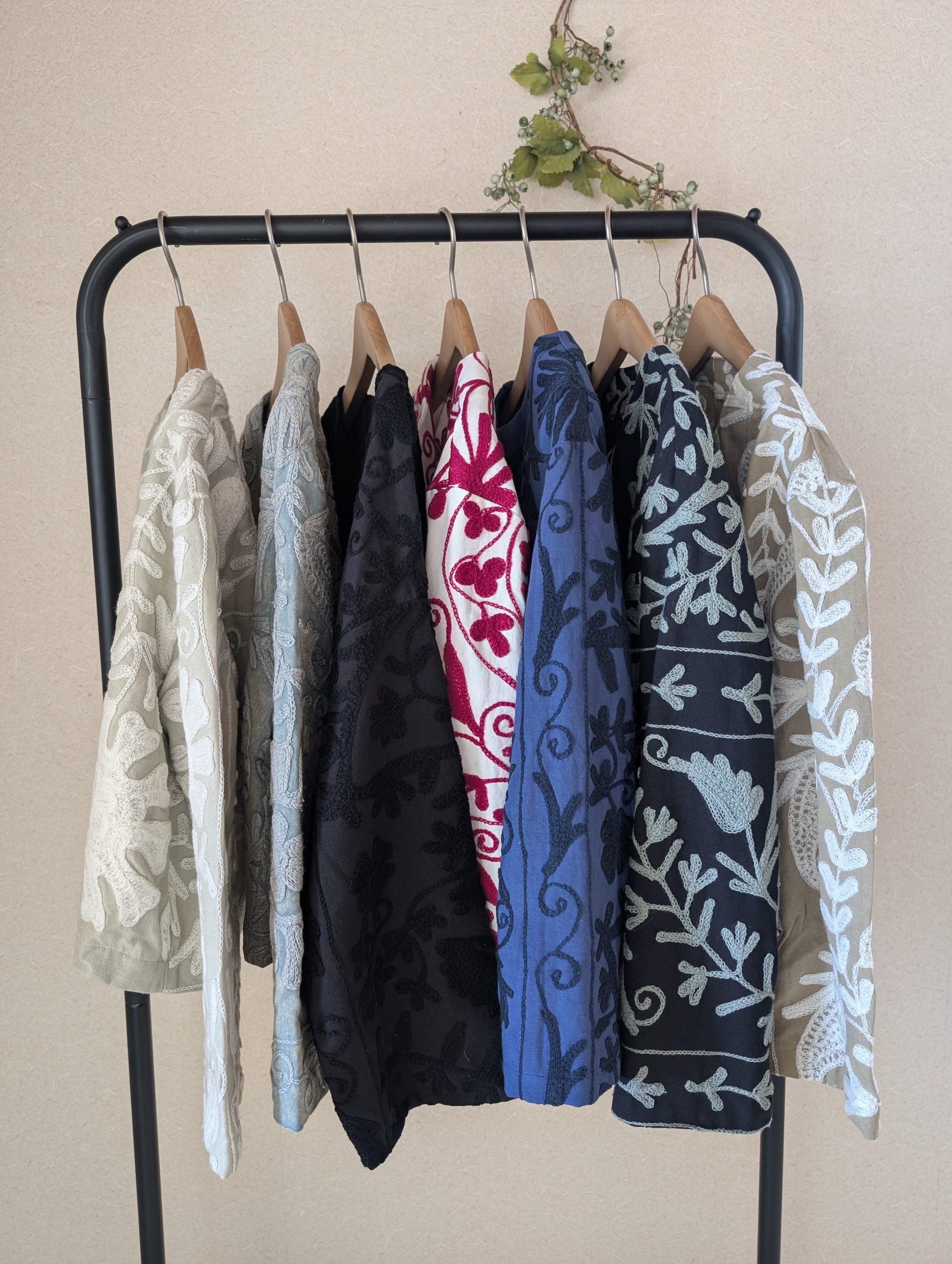 オーダーメイドで仕立てたスザニ刺繍の一着