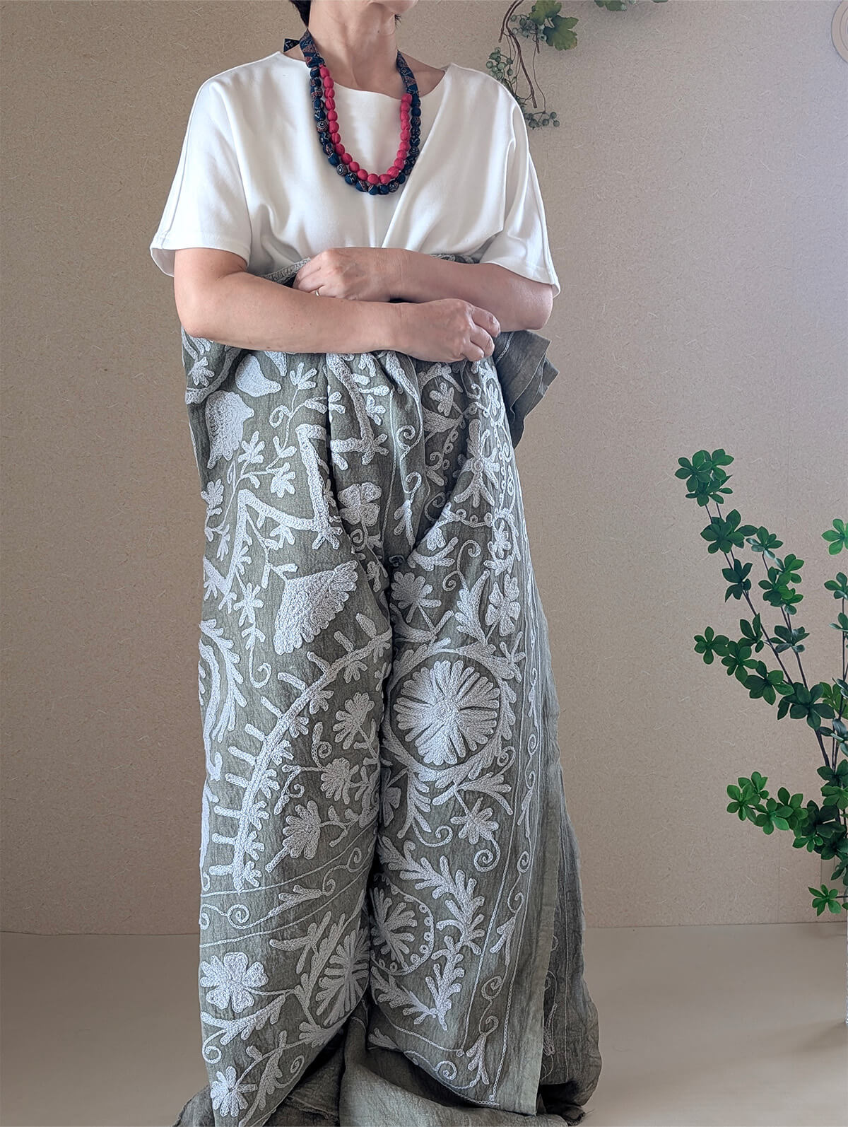 スザニ刺繍 生地 カーキ × ビンテージ