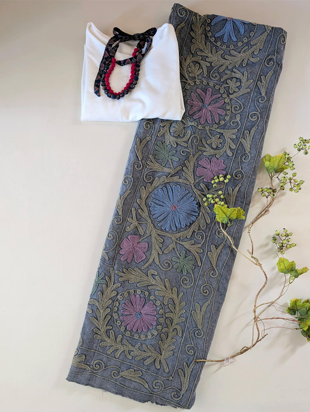 スザニ刺繍 生地 ビンテージ × フラワー