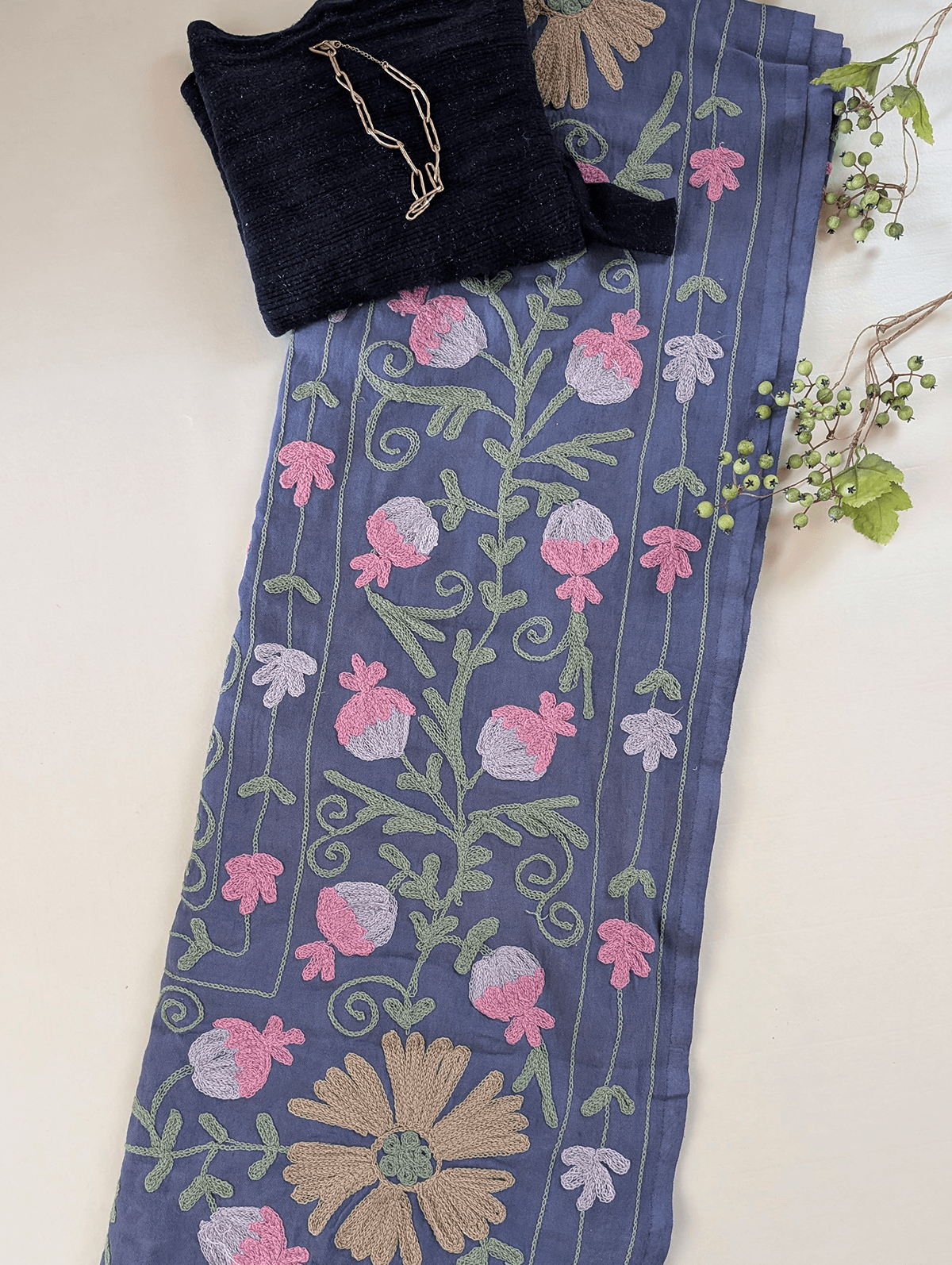 スザニ刺繍 生地 ザクロ×ブルー