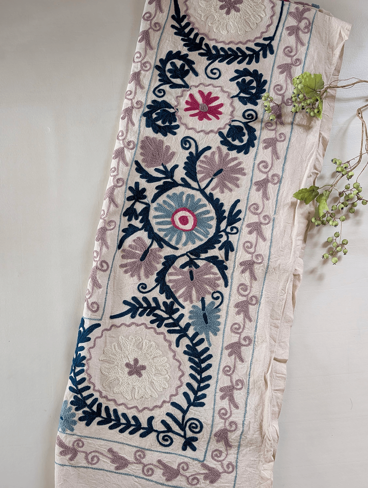 スザニ刺繍 生地 ベージュ × ネイビーモーヴ
